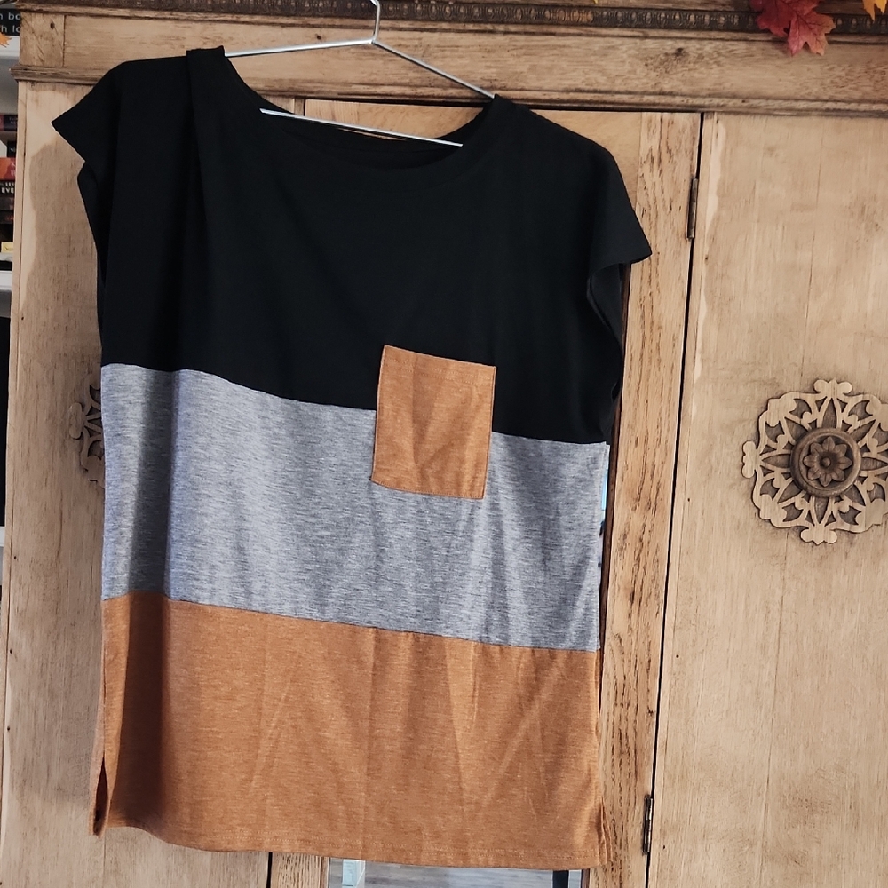 Colorblock Women's Top - Black, Gray, and Tan, Size L, EUC
